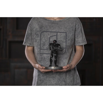 Iron Studios Star Wars: The Mandalorian Dark Trooper 1:10 Scale Statue