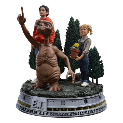 Iron Studios E.T. Elliot & Gertie Deluxe 1:10 Scale Statue
