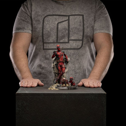 Iron Studios Deadpool & Wolverine Deadpool 1:10 Statue