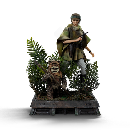 Iron Studios Star Wars Leia and Wicket 1:10 Scale Statue
