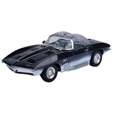 Motormax Timeless Legends 1961 Mako Shark 1:18 Scale Diecast Vehicle