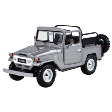 Motormax Platinum Collection Toyota Fj 40 (Convertible) 1:24 Scale Diecast Vehicle