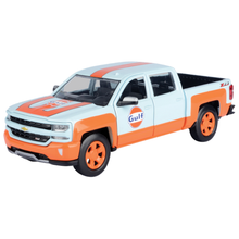 Motormax Gulf Collection 2017 Chevy Silverado 1500 Lt Z71 with Gulf Livery 1:27 Scale Diecast Vehicle