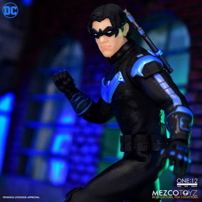 Mezco Toyz Batman Nightwing One:12 Collective Figure