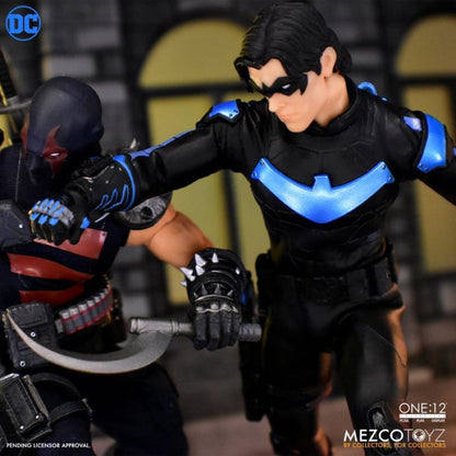 Mezco Toyz Batman Nightwing One:12 Collective Figure