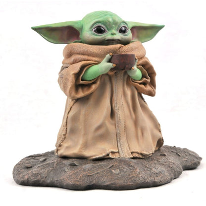 Diamond Select Toys Star Wars: The Mandalorian The Child with Soup Bowl 1:2 Scale Statue