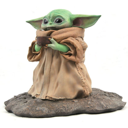 Diamond Select Toys Star Wars: The Mandalorian The Child with Soup Bowl 1:2 Scale Statue