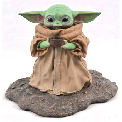 Diamond Select Toys Star Wars: The Mandalorian The Child with Soup Bowl 1:2 Scale Statue