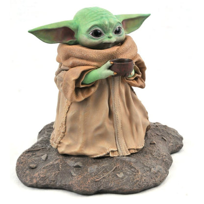 Diamond Select Toys Star Wars: The Mandalorian The Child with Soup Bowl 1:2 Scale Statue