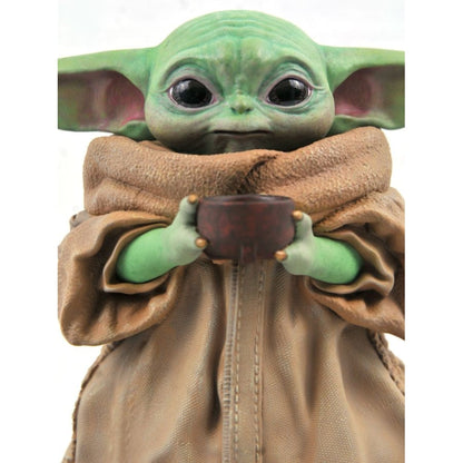 Diamond Select Toys Star Wars: The Mandalorian The Child with Soup Bowl 1:2 Scale Statue