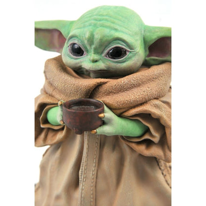 Diamond Select Toys Star Wars: The Mandalorian The Child with Soup Bowl 1:2 Scale Statue