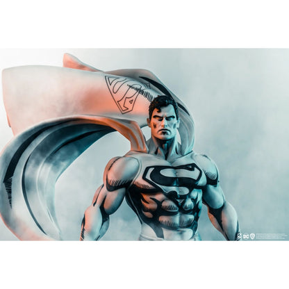 Pure Arts Superman Superman (John Byrne) Black & White PVC 1:8 Scale Statue