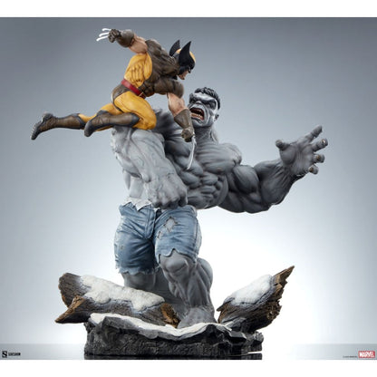Sideshow Collectibles Marvel Comics Grey Hulk vs Wolverine Maquette
