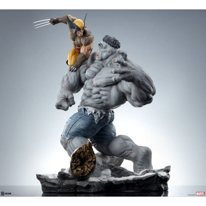 Sideshow Collectibles Marvel Comics Grey Hulk vs Wolverine Maquette