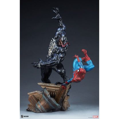 Sideshow Collectibles Marvel Comics Spider Man vs Venom Maquette