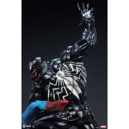Sideshow Collectibles Marvel Comics Spider Man vs Venom Maquette