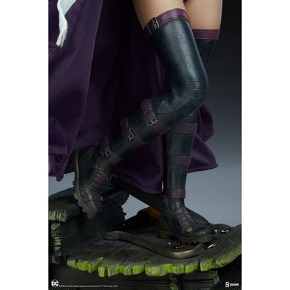 Sideshow Collectibles DC Comics Huntress Premium Format Statue