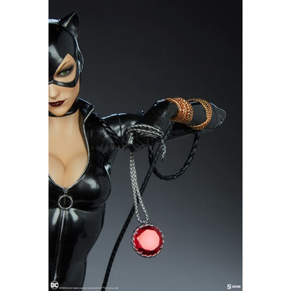 Sideshow Collectibles DC Comics Catwoman Premium Format Statue