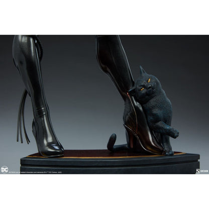 Sideshow Collectibles DC Comics Catwoman Premium Format Statue