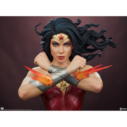 Sideshow Collectibles Wonder Woman Saving The Day Premium Format Statue