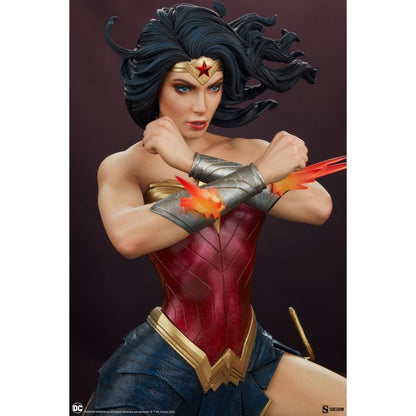 Sideshow Collectibles Wonder Woman Saving The Day Premium Format Statue