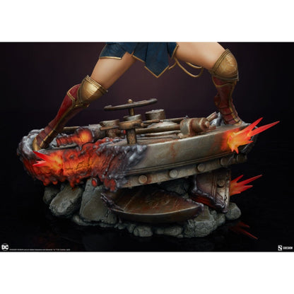 Sideshow Collectibles Wonder Woman Saving The Day Premium Format Statue