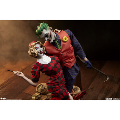 Sideshow Collectibles DC Comics The Joker & Harley Quinn (Lawless Love) Diorama
