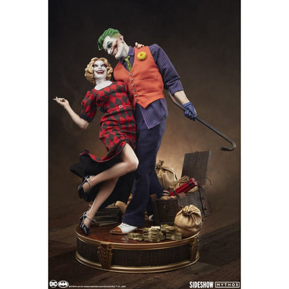 Sideshow Collectibles DC Comics The Joker & Harley Quinn (Lawless Love) Diorama