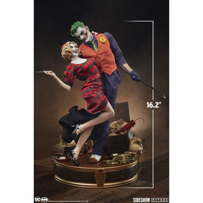 Sideshow Collectibles DC Comics The Joker & Harley Quinn (Lawless Love) Diorama