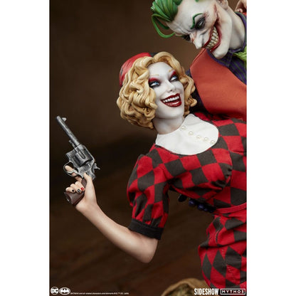 Sideshow Collectibles DC Comics The Joker & Harley Quinn (Lawless Love) Diorama