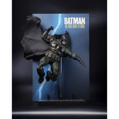 McFarlane Toys DC Multiverse Cover Recreations Batman (The Dark Knight Returns) Gold Label 7" Figure