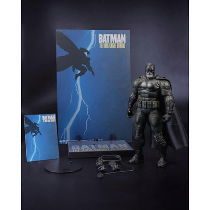 McFarlane Toys DC Multiverse Cover Recreations Batman (The Dark Knight Returns) Gold Label 7" Figure