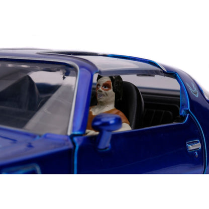 Jada Toys It (2017) 1977 Pontiac Firebird 1:24 with Pennywise Figure Hollywood Ride
