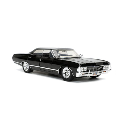 Jada Toys Supernatural '67 Chevy Impala with Dean 1:24 Scale Hollywood Ride