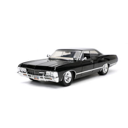 Jada Toys Supernatural '67 Chevy Impala with Dean 1:24 Scale Hollywood Ride