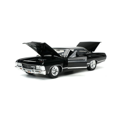 Jada Toys Supernatural '67 Chevy Impala with Dean 1:24 Scale Hollywood Ride