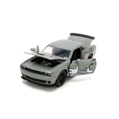 Jada Toys Tom & Jerry 2015 Dodge Challenger Hellcat with Jerry Figure 1:24 Scale