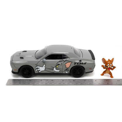 Jada Toys Tom & Jerry 2015 Dodge Challenger Hellcat with Jerry Figure 1:24 Scale