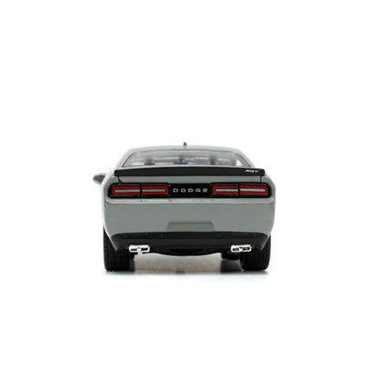 Jada Toys Tom & Jerry 2015 Dodge Challenger Hellcat with Jerry Figure 1:24 Scale