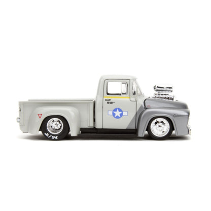 Jada Toys Street Fighter Ford F 100 (1956) 1:24 with Guile Figure Hollywood Rides Diecast Vehicle