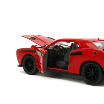 Jada Toys The Walking Dead Glenn with 2015 Dodge Challenger 1:24 Scale Diecast Vehicle Set