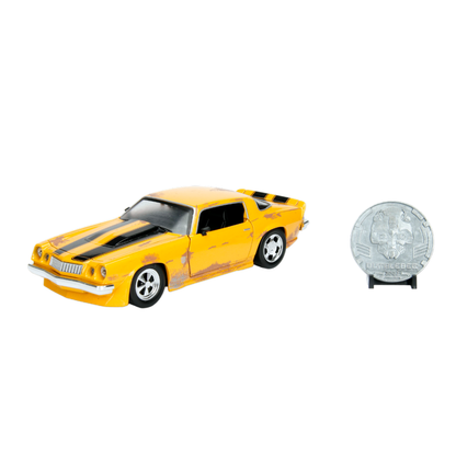 Jada Toys Transformers (2007) Bumblebee 1977 Chevy Camaro 1:24 Scale Hollywood Ride Diecast Vehicle