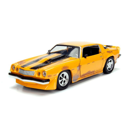 Jada Toys Transformers (2007) Bumblebee 1977 Chevy Camaro 1:24 Scale Hollywood Ride Diecast Vehicle