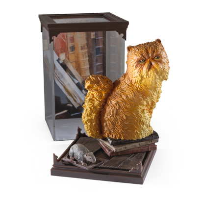 Noble Collection Harry Potter Crookshanks Magical Creatures Diorama