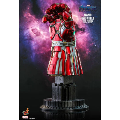 Hot Toys Avengers 4: Endgame Nano Gauntlet (Hulk Version) 1:4 Scale Replica