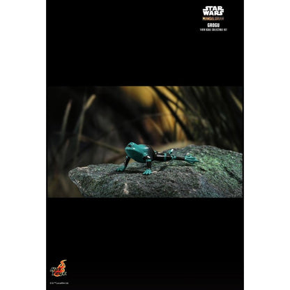 Hot Toys Star Wars: The Mandalorian Grogu 1:6 Scale Collectable Action Figure Set