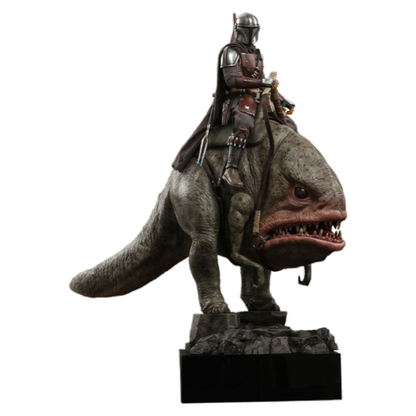 Hot Toys Star Wars: The Mandalorian Mandalorian & Blurrg 1:6 Scale Collectable Action Figure Set