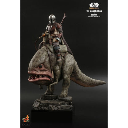 Hot Toys Star Wars: The Mandalorian Mandalorian & Blurrg 1:6 Scale Collectable Action Figure Set