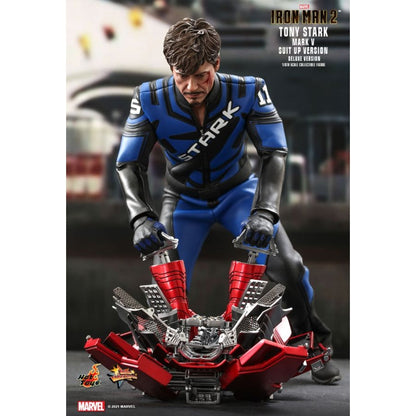 Hot Toys Iron Man 2 Tony Stark Mark V Suit Up Deluxe 1:6 Scale Collectable Action Figure
