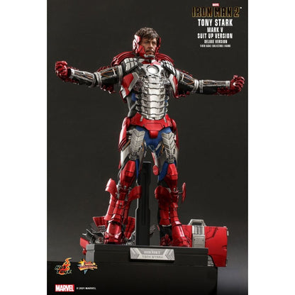 Hot Toys Iron Man 2 Tony Stark Mark V Suit Up Deluxe 1:6 Scale Collectable Action Figure